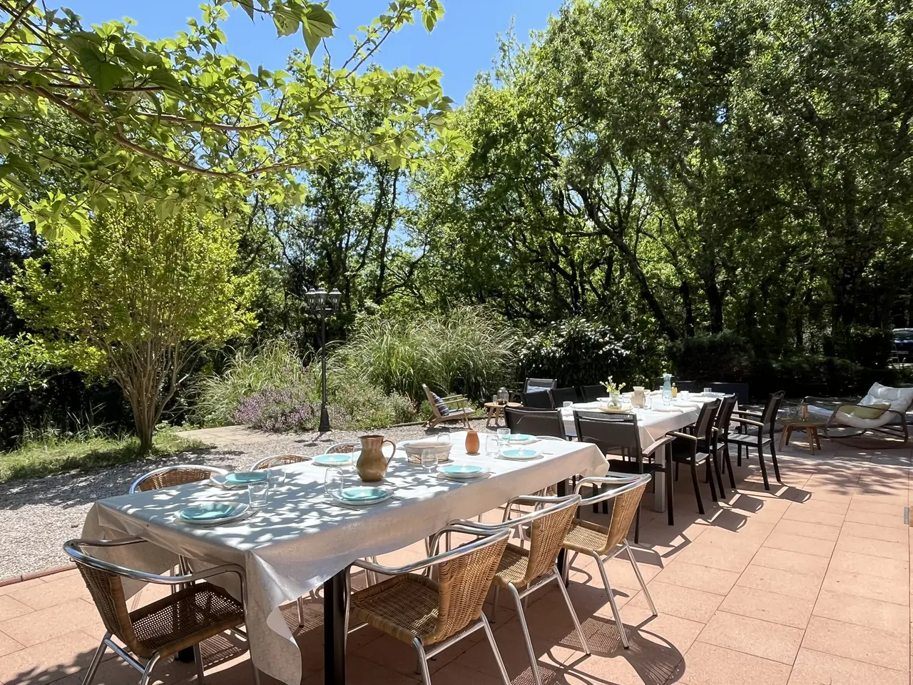Ateliers en extérieur sur la grande terrasse